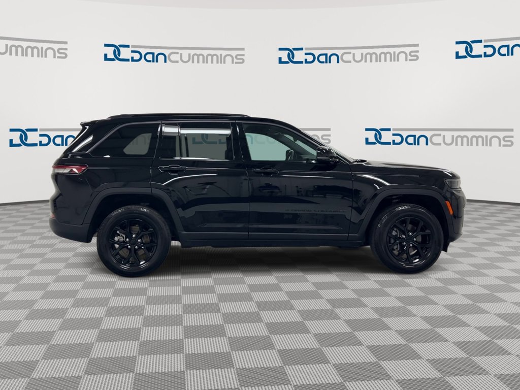 New 2026 Jeep Grand Cherokee Altitude RWD image 9