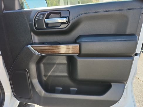 Used 2021 Chevrolet Silverado 1500 LT Trail Boss w/ Bed Protection Package image 45