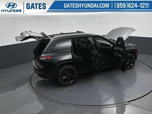 Used 2023 Jeep Grand Cherokee Altitude AWD/4WD image 58