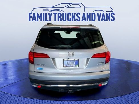 Used 2017 Honda Pilot Touring image 3