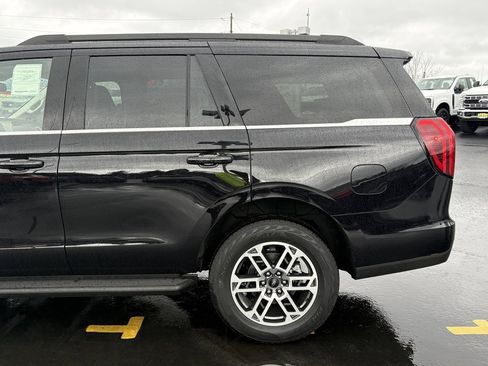 New 2025 Ford Expedition Active image 15