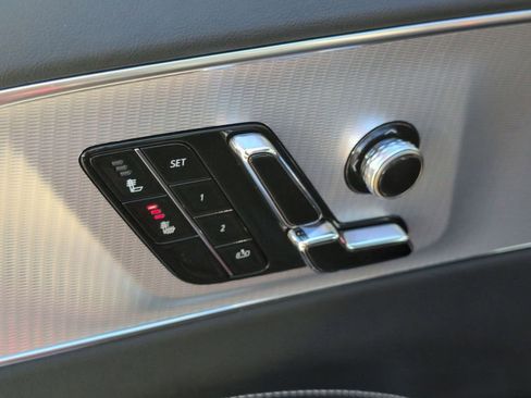 Certified 2024 Cadillac Lyriq Tech w/ Driver Assist Package image 20