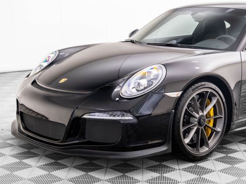 Certified 2014 Porsche 911 GT3 image 36