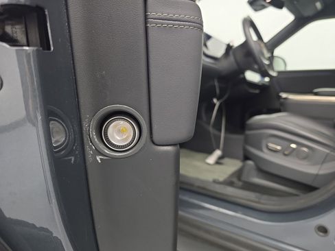 Used 2022 Rivian R1T Adventure image 30