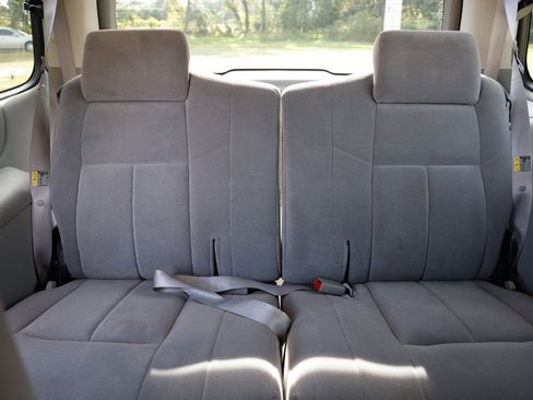 Used 2004 Oldsmobile Silhouette GL image 21