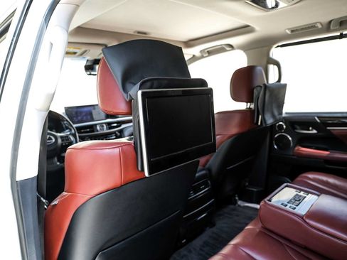 Used 2017 Lexus LX 570 4WD w/ Luxury Package image 39