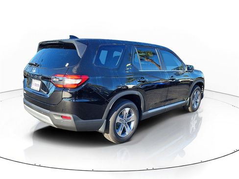 Certified 2025 Honda Pilot EX-L image 4