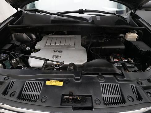Used 2010 Toyota Highlander Limited FWD image 3