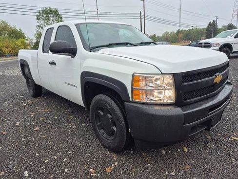 Used 2011 Chevrolet Silverado 1500 W/T image 3