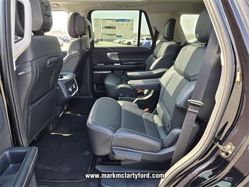 New 2026 Ford Expedition Platinum image 9