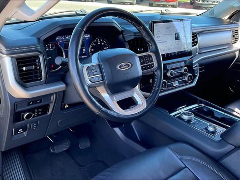 Used 2024 Ford Expedition Max XLT image 16