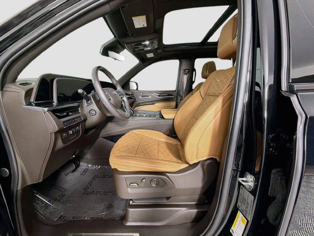 Used 2024 Cadillac Escalade Sport w/ LPO, ONYX Package AWD/4WD image 22