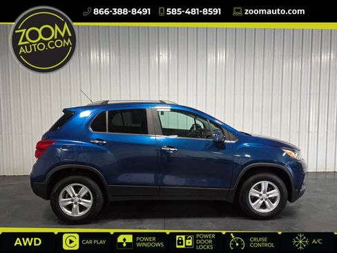 Used 2020 Chevrolet Trax LT w/ LT Convenience Package AWD/4WD image 1