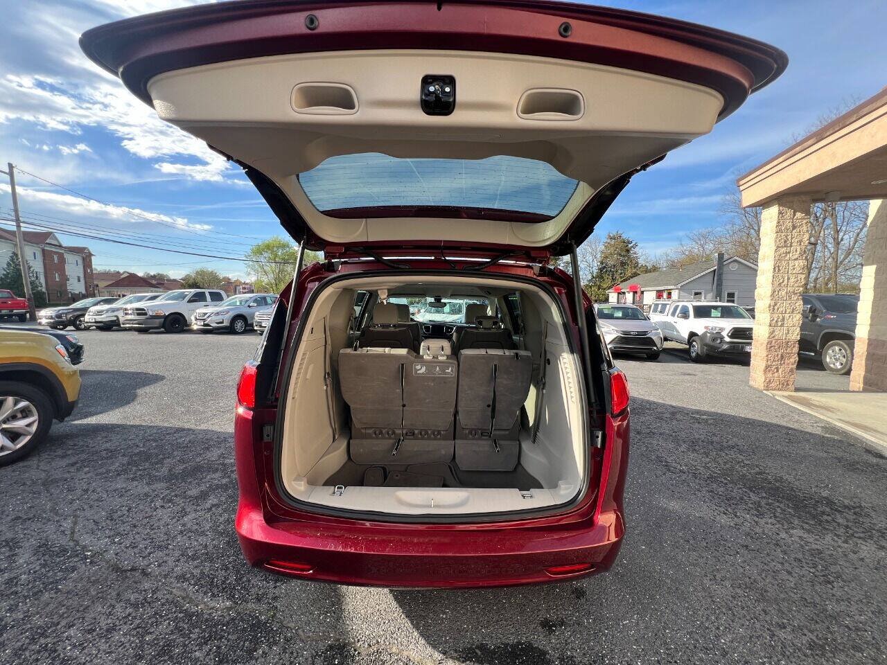 Used 2021 Chrysler Voyager Lxi FWD image 27