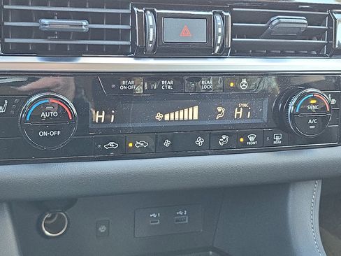 New 2025 Nissan Pathfinder SL image 25