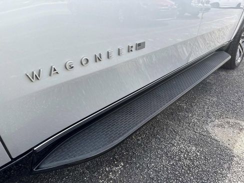 Used 2024 Jeep Wagoneer L Series II image 11