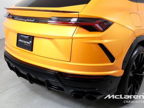 Used 2022 Lamborghini Urus AWD/4WD image 41