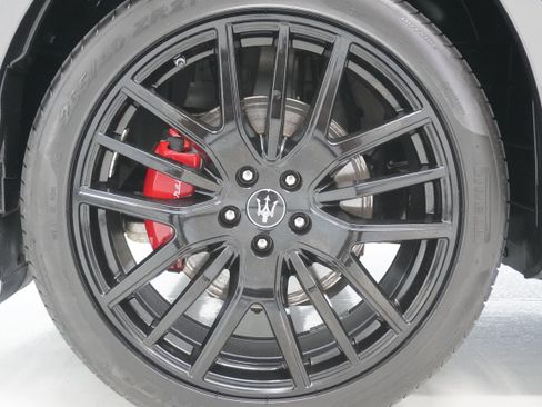 Used 2021 Maserati Levante GranSport image 34