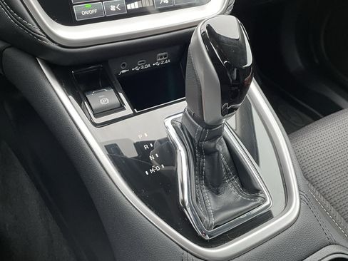 Used 2025 Subaru Outback Premium w/ Popular Package #1A image 30