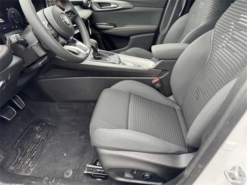 New 2025 Alfa Romeo Tonale image 13