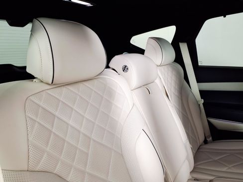 Certified 2025 Genesis GV80 3.5T Prestige image 12