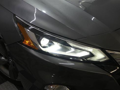 Used 2019 Nissan Altima 2.5 SL FWD image 15