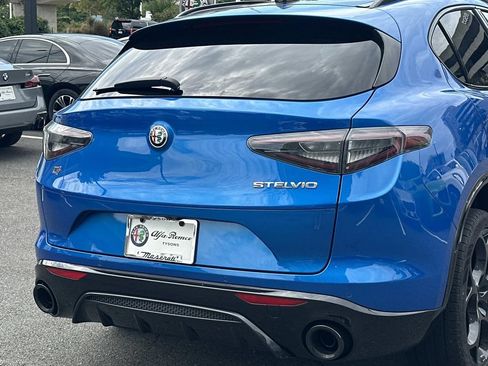 Used 2024 Alfa Romeo Stelvio AWD image 12