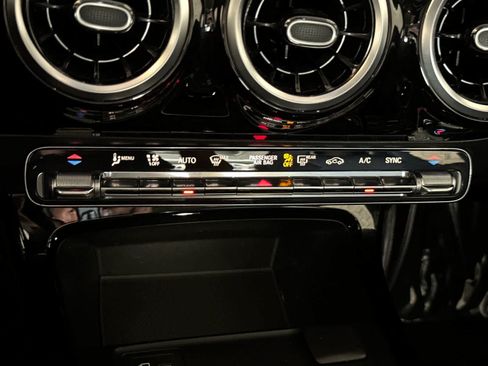 Used 2020 Mercedes-Benz CLA 250 image 19