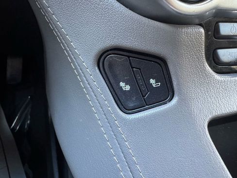 Used 2020 Chevrolet Suburban LT image 13