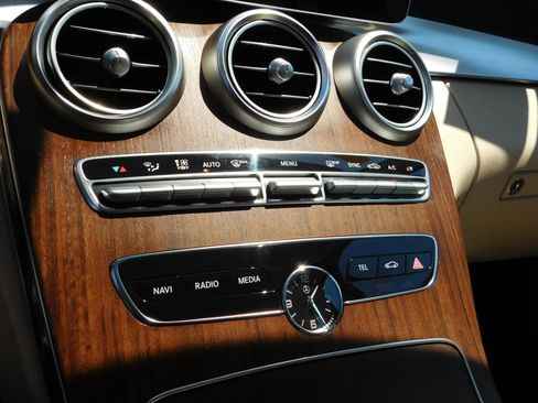 Used 2020 Mercedes-Benz C 300 4MATIC Sedan image 22