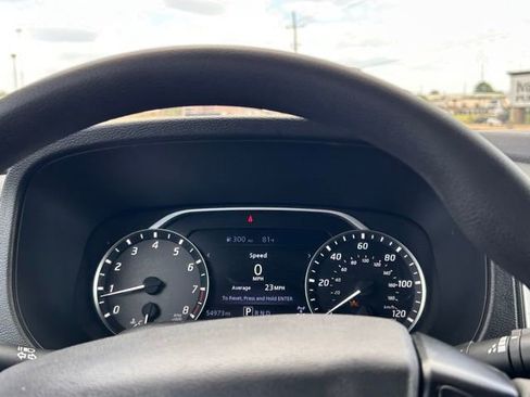 Used 2023 Nissan Frontier SV image 19