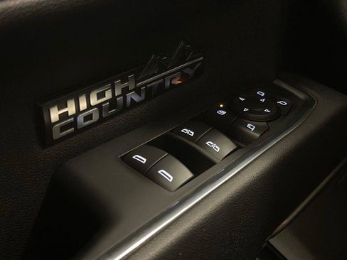Certified 2022 Chevrolet Silverado 1500 High Country w/ High Country Premium Package image 52