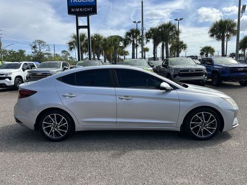 Used 2019 Hyundai Elantra Limited w/ Cargo Package image 17