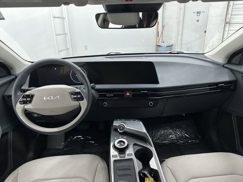 Used 2022 Kia EV6 Wind RWD image 21