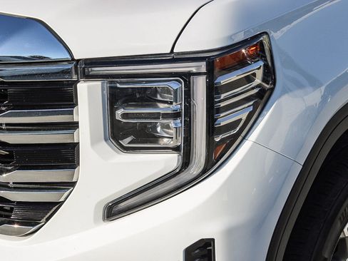 Used 2024 GMC Sierra 1500 SLT image 5