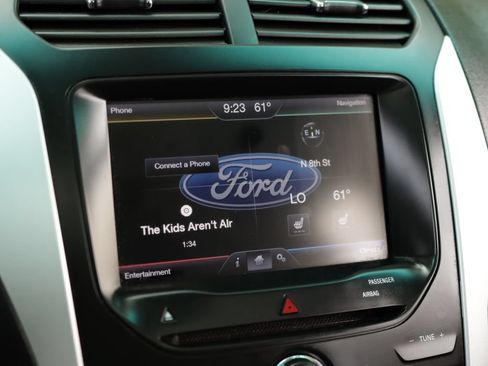 Used 2014 Ford Explorer XLT w/ Equipment Group 202A FWD image 15