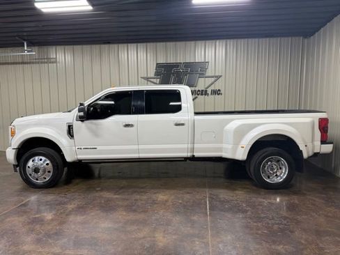 Used 2017 Ford F450 Platinum w/ Platinum Ultimate Package AWD/4WD image 3