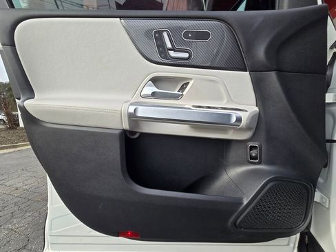 Used 2023 Mercedes-Benz GLB 250 image 19