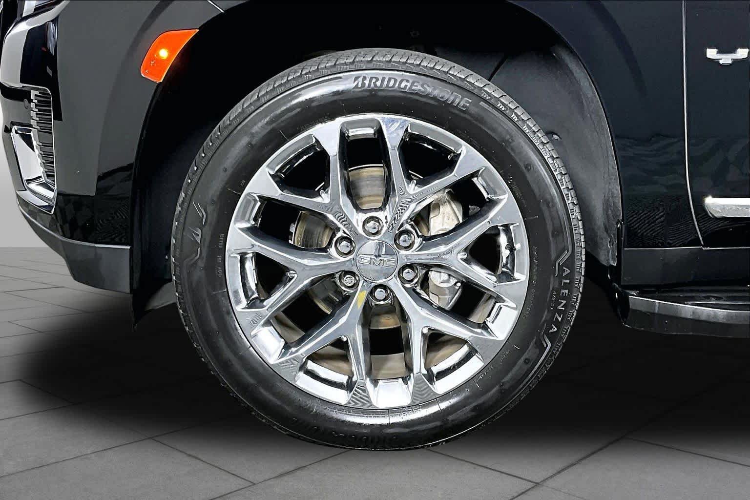 Used 2021 GMC Yukon XL SLT w/ SLT Premium Package RWD image 10
