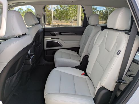 New 2025 Kia Telluride S image 16
