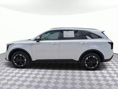 Used 2024 Kia Sorento S FWD image 7