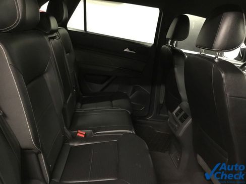 Used 2021 Volkswagen Atlas Cross Sport SE image 34