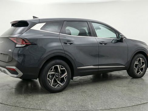 Used 2025 Kia Sportage LX image 9