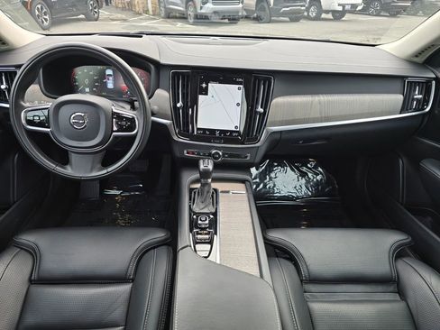 Used 2021 Volvo S90 T6 Inscription image 5