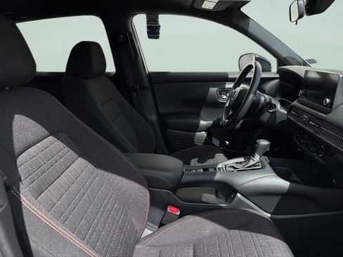 Certified 2025 Honda HR-V Sport image 32
