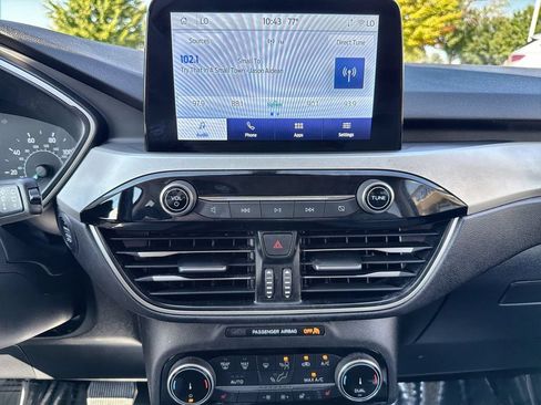 Used 2022 Ford Escape SE w/ SE Sport Appearance Package FWD image 12