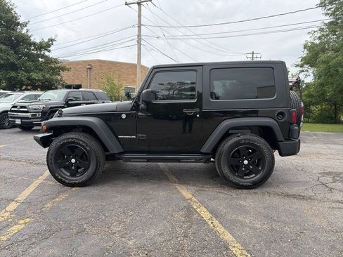 Used 2009 Jeep Wrangler Rubicon w/ Dual Top Group AWD/4WD image 4