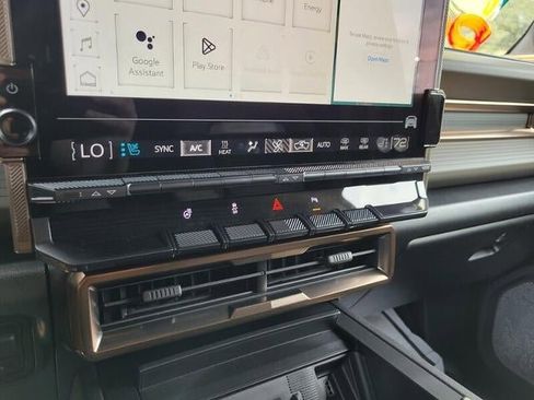 New 2025 GMC Hummer EV 3X w/ LPO, Illumination Package image 19