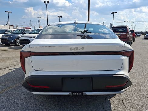 New 2025 Kia K4 LXS image 7