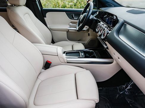 Certified 2025 Mercedes-Benz GLA 250 GLA 250 image 16